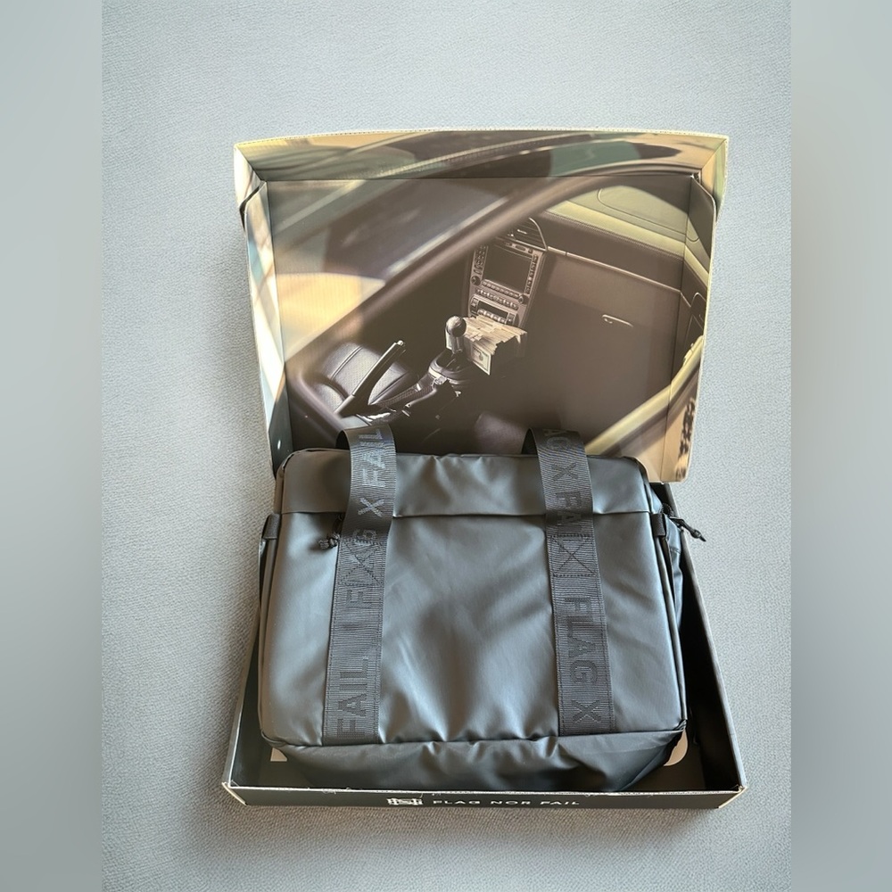 Flag Nor Fail Momentum Tote 18L